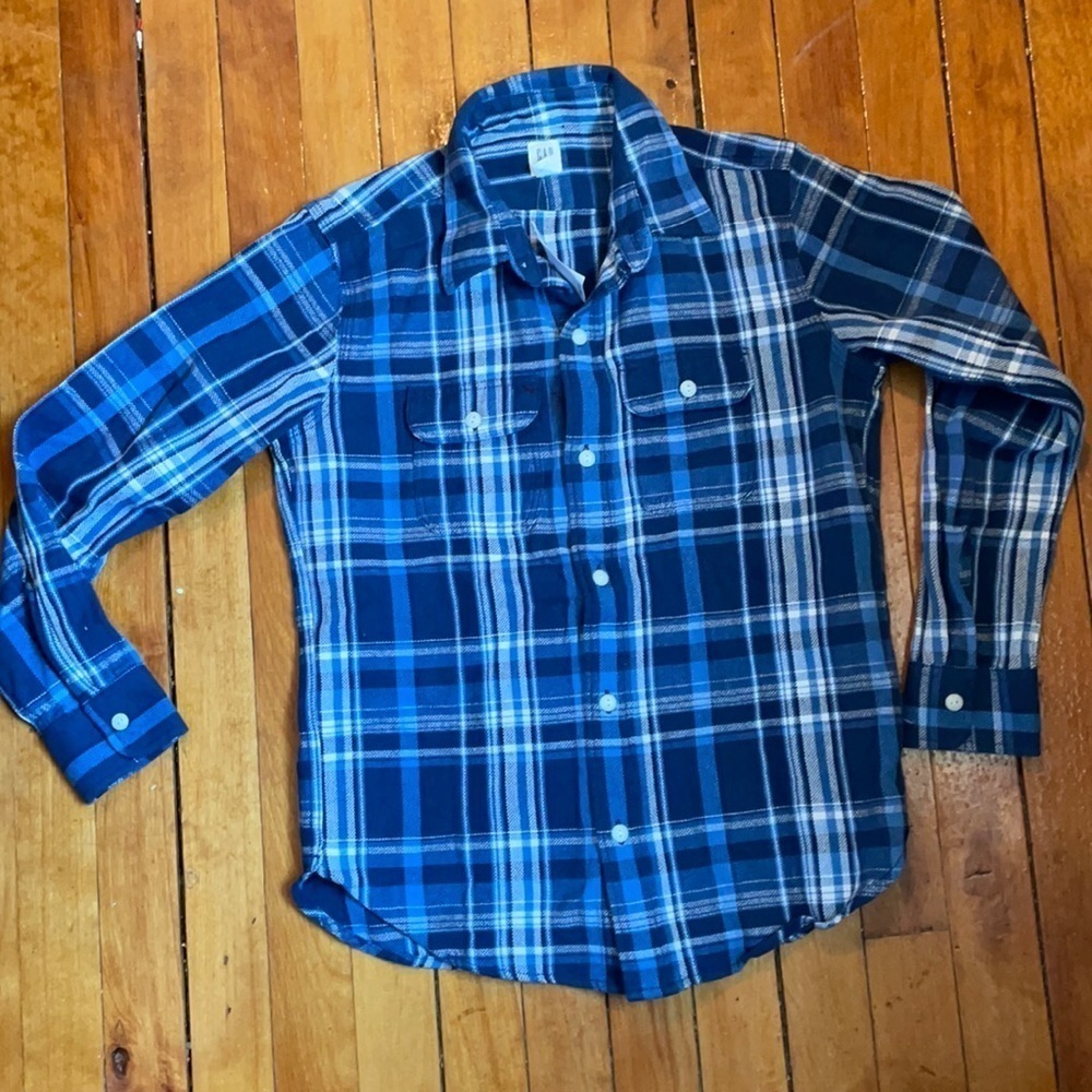 NWT Gap long sleeve button down size L